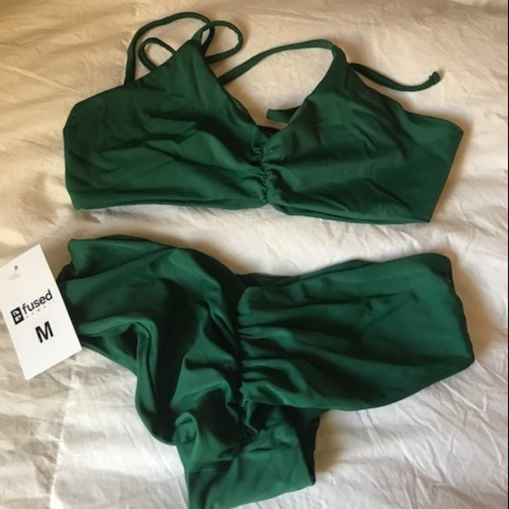 Medium Fused Hawaii Dark Green Top and Bottom